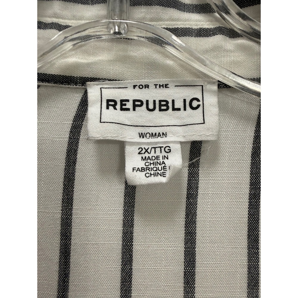 For The Republic Striped Blouse Women 2X White Black EUC Work V-Neck Rayon Top - Picture 2 of 6